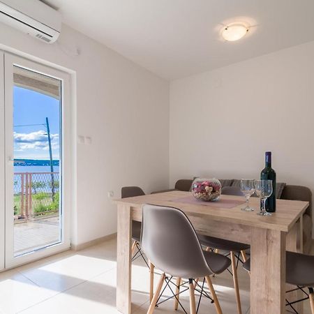 Apartmani Dupor Gornji Karin Exterior foto