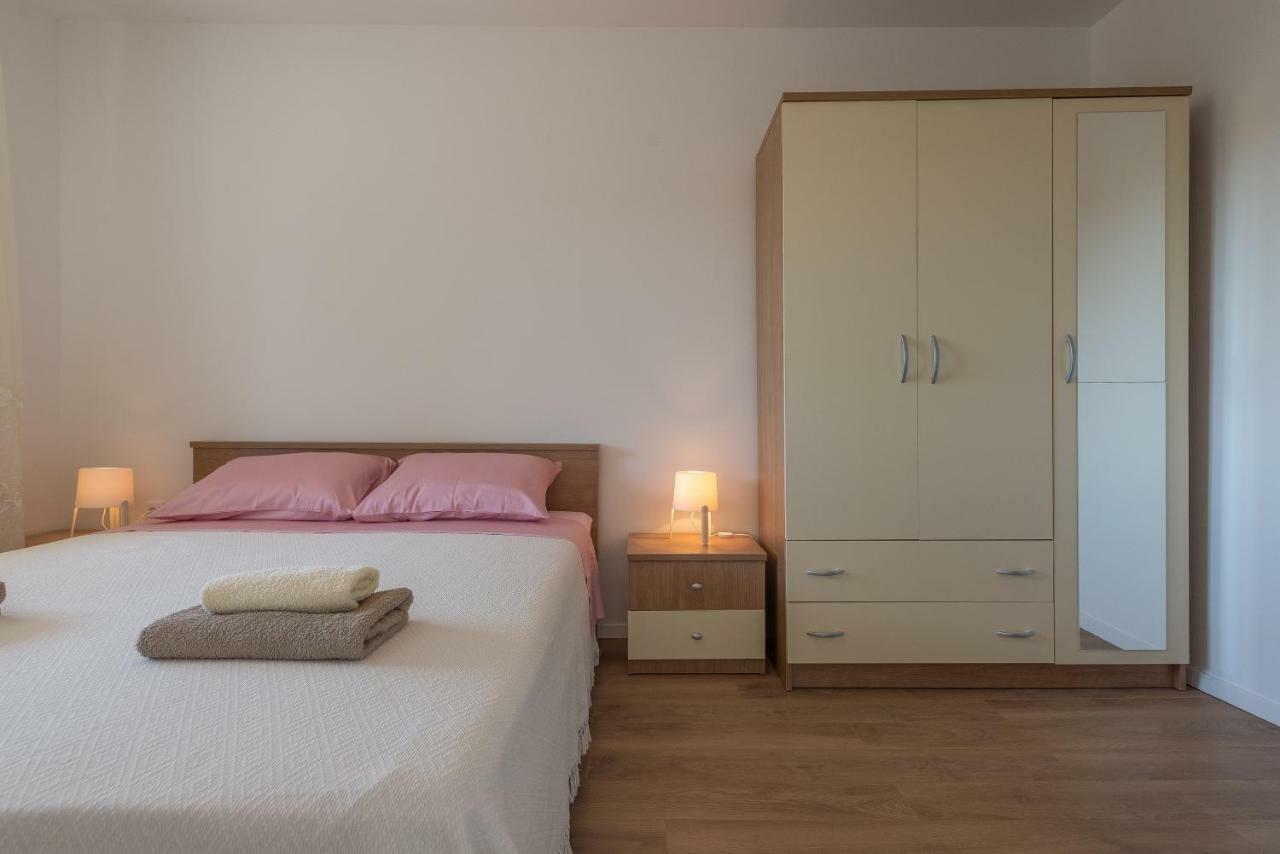 Apartmani Dupor Gornji Karin Exterior foto