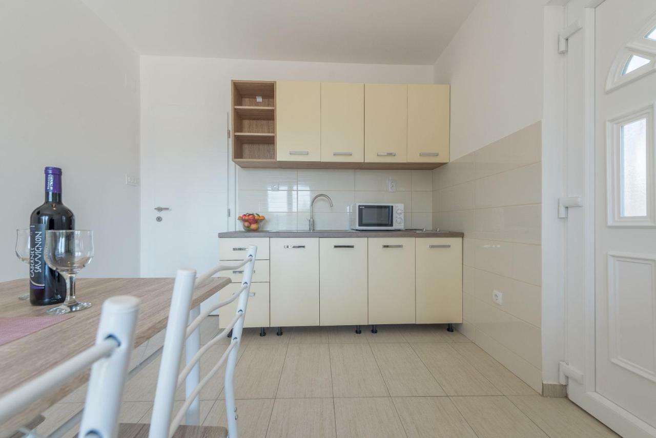 Apartmani Dupor Gornji Karin Exterior foto