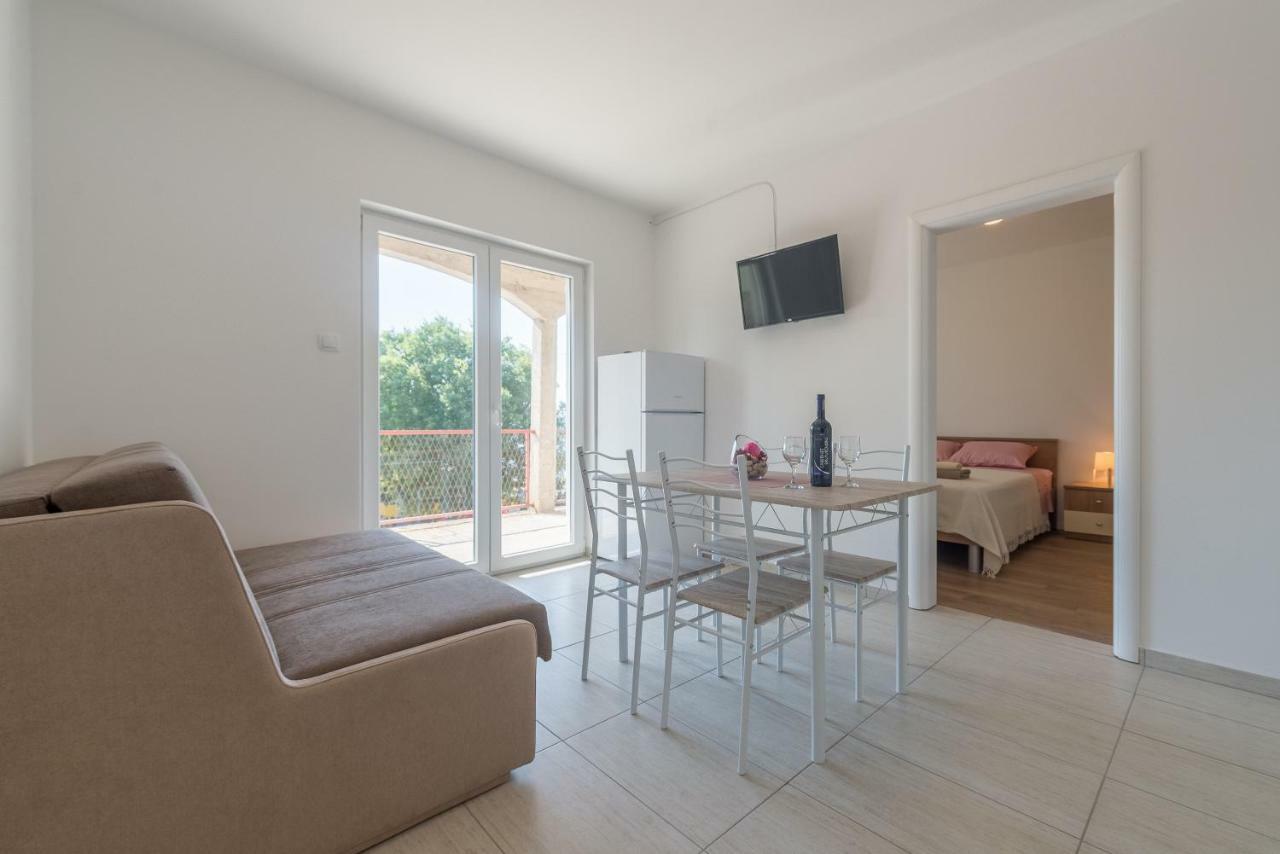 Apartmani Dupor Gornji Karin Exterior foto