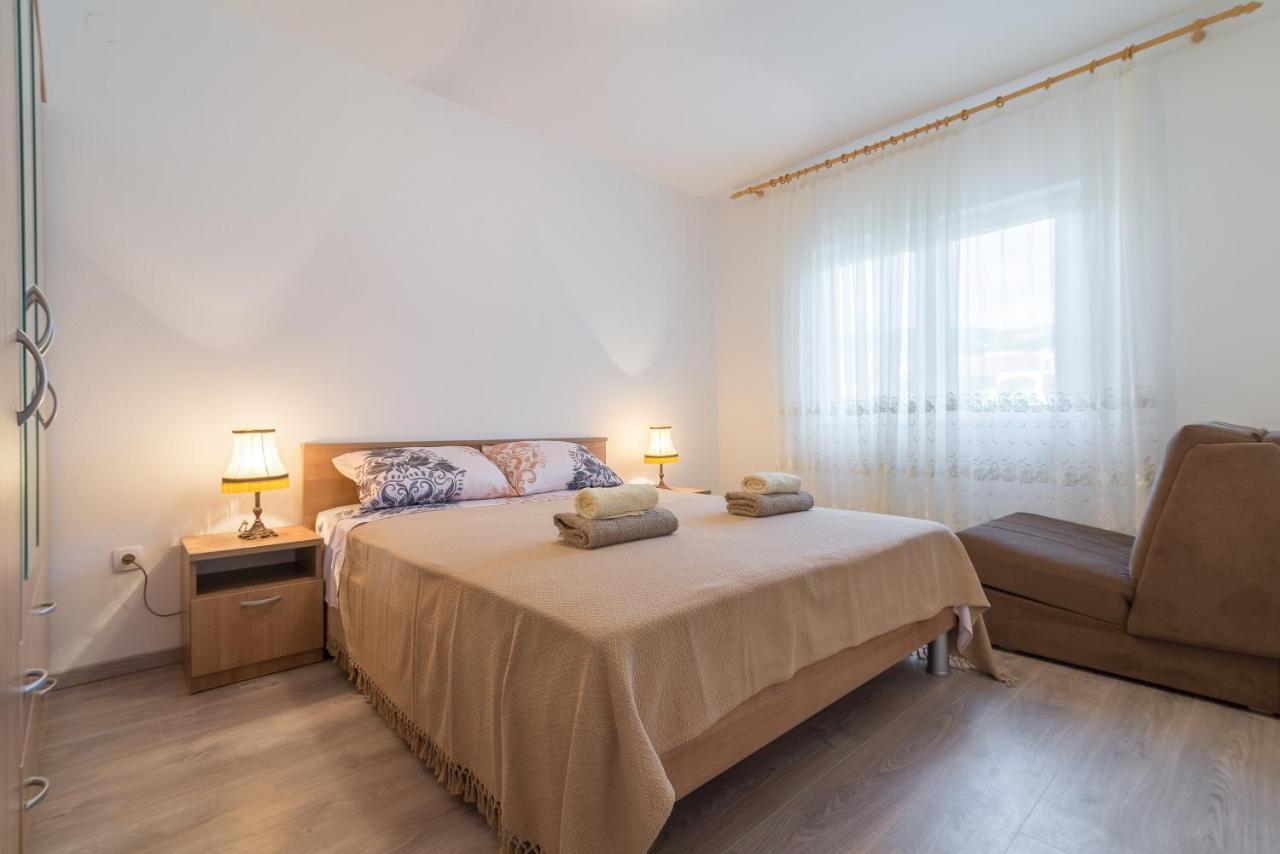 Apartmani Dupor Gornji Karin Exterior foto